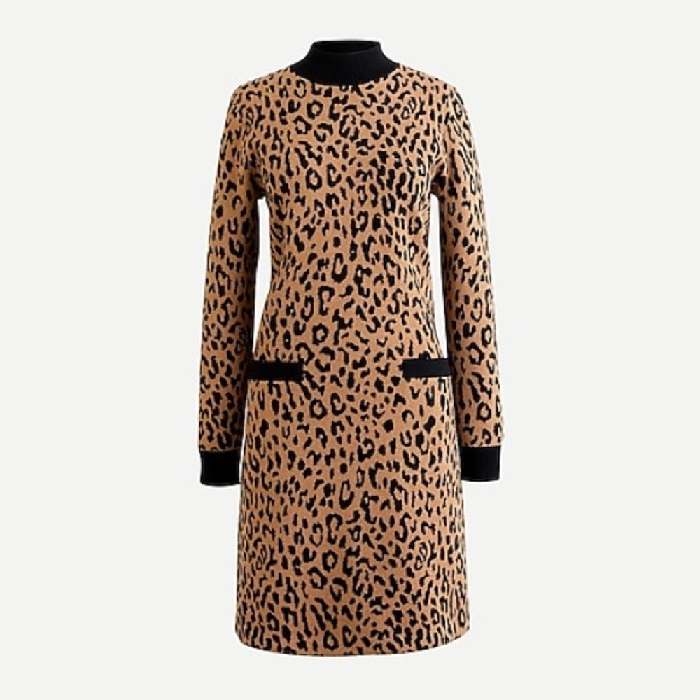 Mockneck sweater-dress in leopard